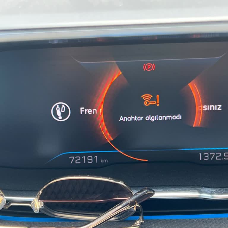 Acil Yol Yardımında Yetkili Servisin Geri Dönüş Yapmaması