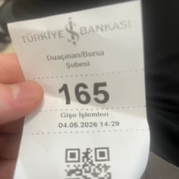 İş Bankası Şubesinde 1 Saat 20 Dakikalık Bekleme Süresi Ve Kullanılmayan Gişeler