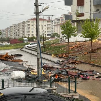 Kopan Kablolar Nedeniyle Elektriksiz Ev İçin Acil Onarım Gerekiyor