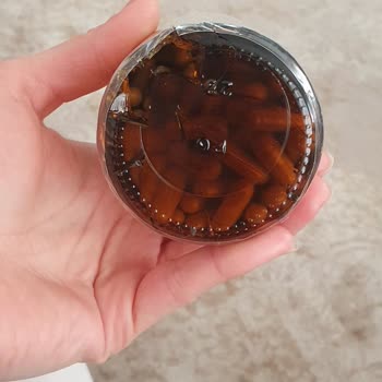 Horoz Eczanesi (Sultangazi) Kırık Şişeli Gıda Takviyesi Satıyor