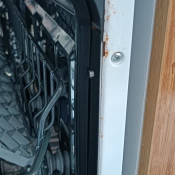 Garanti Kapsamındaki Bulaşık Makinemde Şiddetli Paslanma Ve Servisin Garanti Reddi