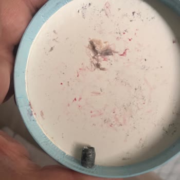 Frozella Çikolatalı Meyve Cipsinde Demir Parçası Bulundu, Çocuk Yaralandı