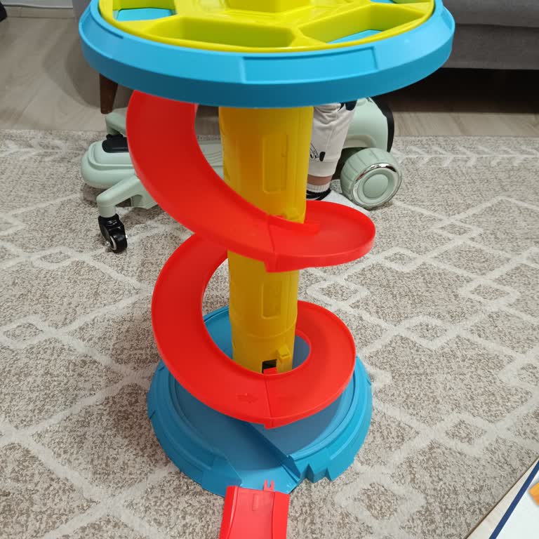 BİM'den Aldığım Junior Wheels Oyun Arabasında Turuncu Parça Eksik