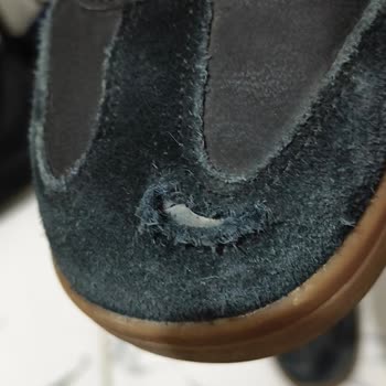 Reebok Ayakkabısının 20 Gün İçinde Yırtılması Ve Sahte Ürün Şüphesiyle İade Talebi