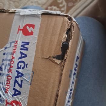 Özensiz Paketleme Nedeniyle Tekrarlanan Hasarlı Biblo Ve Geciken Teslimat