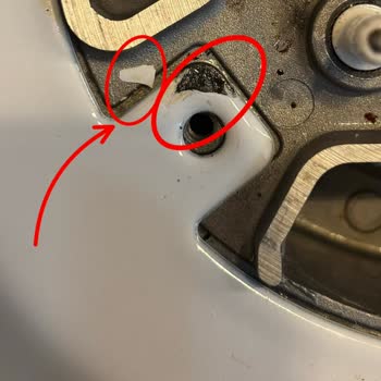 Bosch Fırın Kaplaması Kısa Sürede Paslanıyor Ve Parçalar Atdı