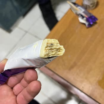 Ülker Alpella Gofretin İçinde Siyah Parçacıklar Olduğunu Fark Ettim