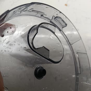 Karaca 10'lu Mutfak Robotunda Kırılan Plastik Parça Ve Sağlık Tehlikesi