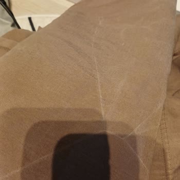 Ayıplı Armine Takımında Ütü İzleri Ve Renk Değişikliği