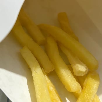 Burger King Patates Kızartmasında Kıl Çıkması: Hijyen Şikayeti Ve İade Talebi