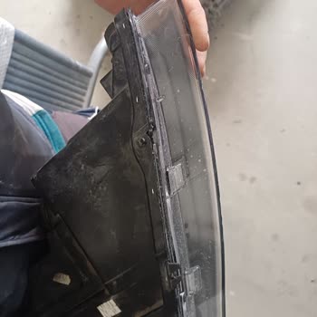 Sigorta Onayı Olmadan Yetkili Serviste Farların Yetkisiz Tamiri Ve Orijinal Parça Değişimi Talebi