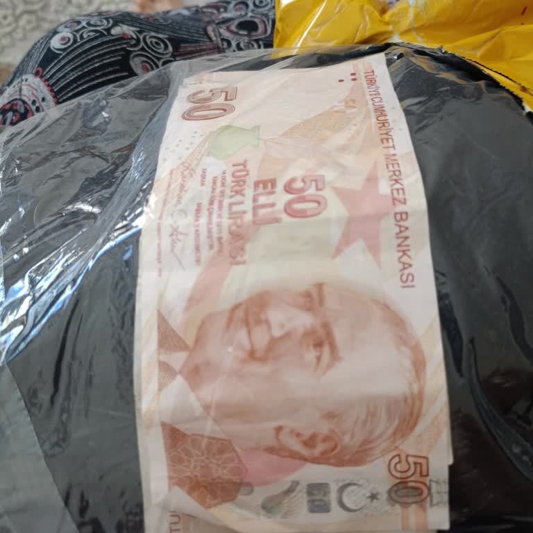 Beden Uymadığı İçin Kullanmamış Ferace İadesi Reddedildi Ve Kargo Ücreti Haksız Talep Edildi