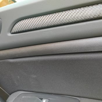 Sıfır Kilometrede İç Deri Kaplamasındaki Hasar İçin Yetkili Servisin Haksız Kullanıcı Hatası İddiası