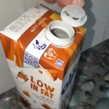 Alpro Yeni Açılan Pakette Yüzen Küf!