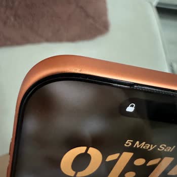 Kısa Sürede Kasa Yamulması Ve İz Gözlemlenen Ayıplı İPhone 17 Pro Max