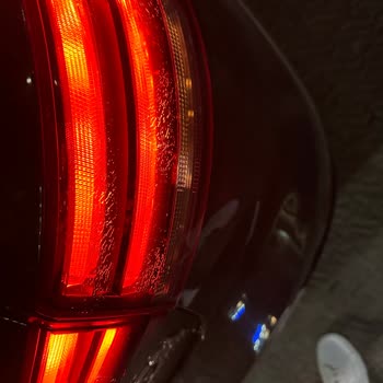 Audi A4 Stop Lambası Çatlakları Kronik Üretim Hatası Olarak Ücretsiz Değiştirilmelidir