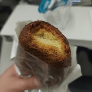 THY Uçuşunda Yanmış Poğaçalar Ve Açıklama Eksikliği