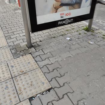 4. Levent Otobüs Durağında Sigara İçenlere Karşı Acil Denetim Talebi