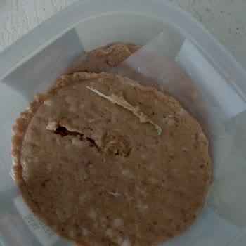 BİM Şubesinde Hamburger Köftesinde Çocuğuma Tehlike Oluşturan Sert Ambalaj Parçası Çıktı