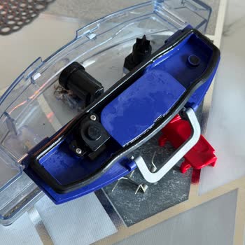 Dyson Scrub AI Su Haznesi Tasarım Hatası Ve Garanti Kapsamında Ücretsiz Parça Talebi
