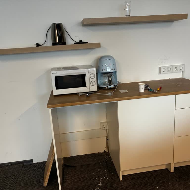 Kargo Gecikmesi Ve Kırık Parçalar Nedeniyle Yarım Bırakılan IKEA Montajı