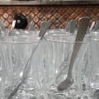 Yetiş Sıvı Çamaşır Suyu 100 Cam Çay Bardağını Bulanıklaştırdı