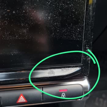 Citroën C3 Multimedya Alt Çerçevesi Yapışkanlığı Garanti Dışı Bırakıldı