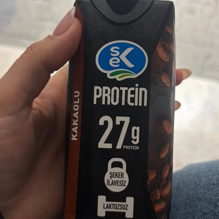 Geçerli Son Kullanma Tarihi Olmasına Rağmen Protein Sütü Topaklanmış