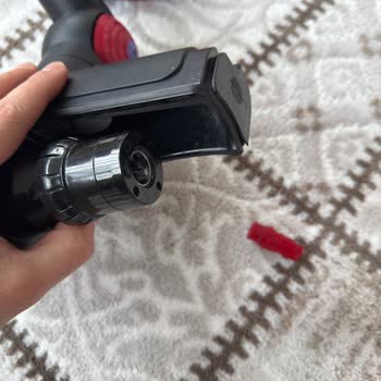 Başlık Yuvası Gevşeyen Dyson Süpürge İçin Garanti Dışı Ücret Talebi