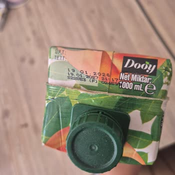 Dooy Şeftali Meyve Suyunda Bez Parçası Çıktı: Hijyen Ve Sağlık Endişesi
