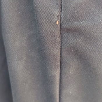 Montun Kol Kumaşındaki Üretim Hatası Ve Mağazanın Kullanıcı Hatası İddiası