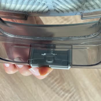 Fakir RS770 Robot Süpürge Su Haznesi Tekrar Kırılıyor Ve Sürekli Arızalarla Karşılaşıyorum