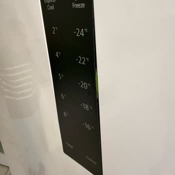 Teslim Edilen LG Buzdolabında Ciddi Hasar Ve Değişim Talebi