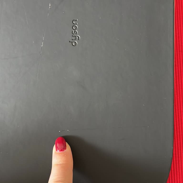 Kutu Çiziklerini Beni Suçlayan Servis Ve Kırıcı Üslup
