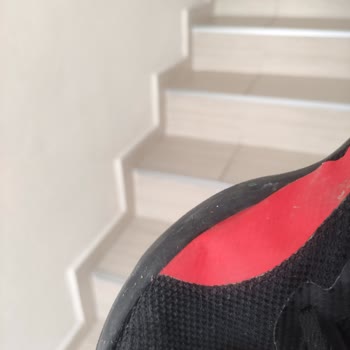 FLO Mağazasında Satın Alınan Puma Ayakkabısının Üç Ay İçinde Yırtılması Ve Sorumluluk İhmali