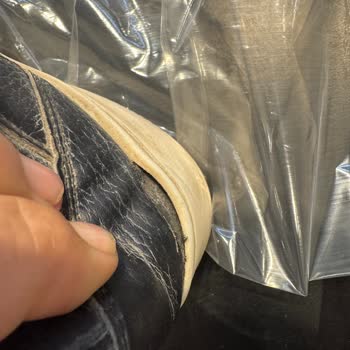 İskenderun AVM Skechers Ayakkabısında Taban Açılması Ve Işık Arızası Nedeniyle Değişim Talebi