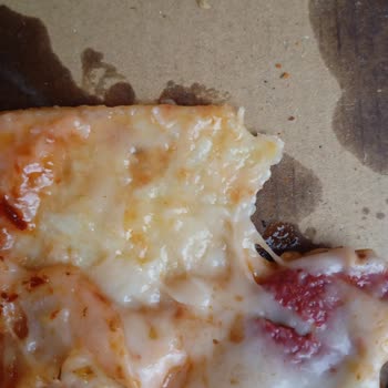İnce Ve Çiğ Pizza İçin Ücret İadesi Talebi