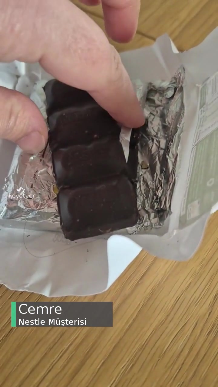 Nestle Damak Çikolata İçinden Çıkan Saç videonun kapak resmi
