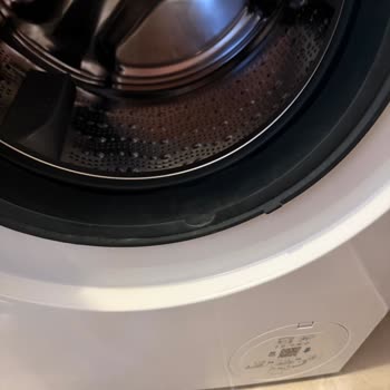 Garanti Kapsamındaki Çamaşır Makinesi Lastik Yırtılması İçin Servisin 4000 TL Ücret Talebi