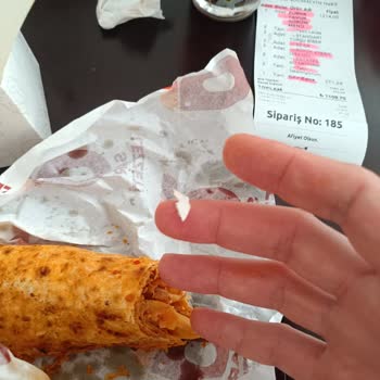 Mogaf Döner Dürümde Plastik Parça Bulundu