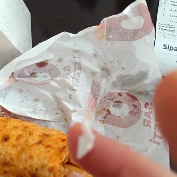 Mogaf Döner Dürümde Plastik Parça Bulundu