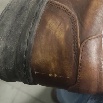 Derimod Ayakkabısında Renk Atması Ve Beyaz Lekeler Üretim Hatası