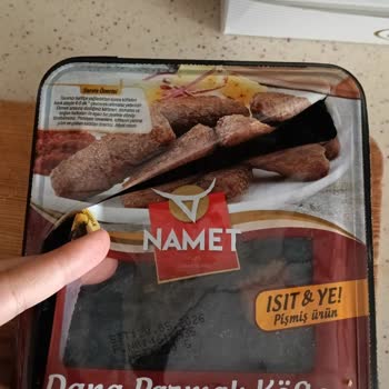 Namet Parmak Köfte Ürününün Şekilsiz Ve Sert Parçaları