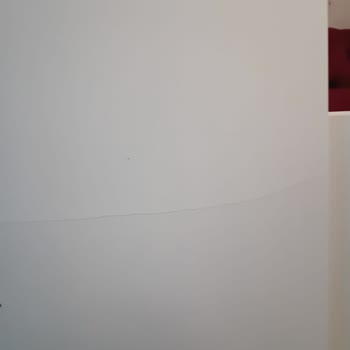 Çatlak Parçalar Ve Cevapsız Satıcı