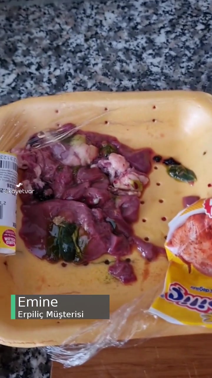 Erpiliç Tavuk Ciğerinden Çıkan Yabancı Maddeler! videonun kapak resmi