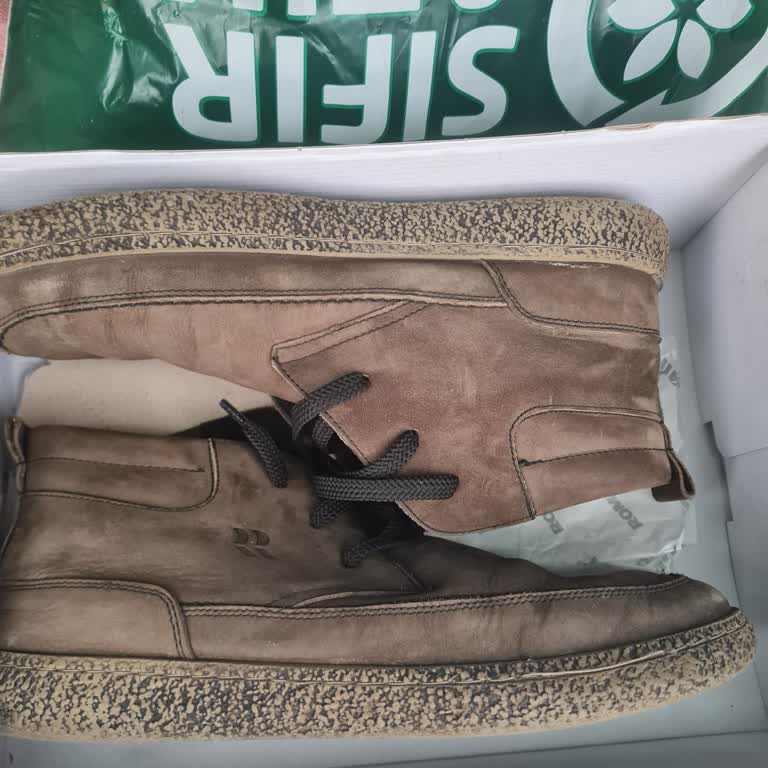 Deichmann Botta Renk Solması, Garanti Kapsamına Rağmen Kullanıcı Hatası İddiası