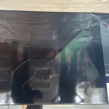 Kırık Ekranlı 75 İnç LG TV Teslimatı Ve Kurulumu Sonrası Süreçte Uzayan Değişim Talebi