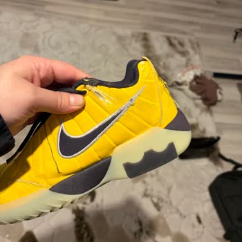 Nike Lebron Basketbol Ayakkabısındaki Dikiş Atması Ve Yırtılma Nedeniyle İade Talebi
