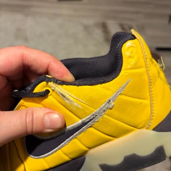 Nike Lebron Basketbol Ayakkabısındaki Dikiş Atması Ve Yırtılma Nedeniyle İade Talebi