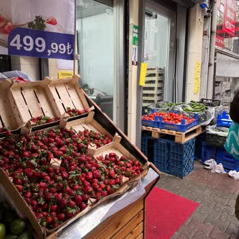 Cihangir Şubesinde Çilek Fiyat Farkı Ve Personel Davranışı Müşteri Güvenini Sarsıyor